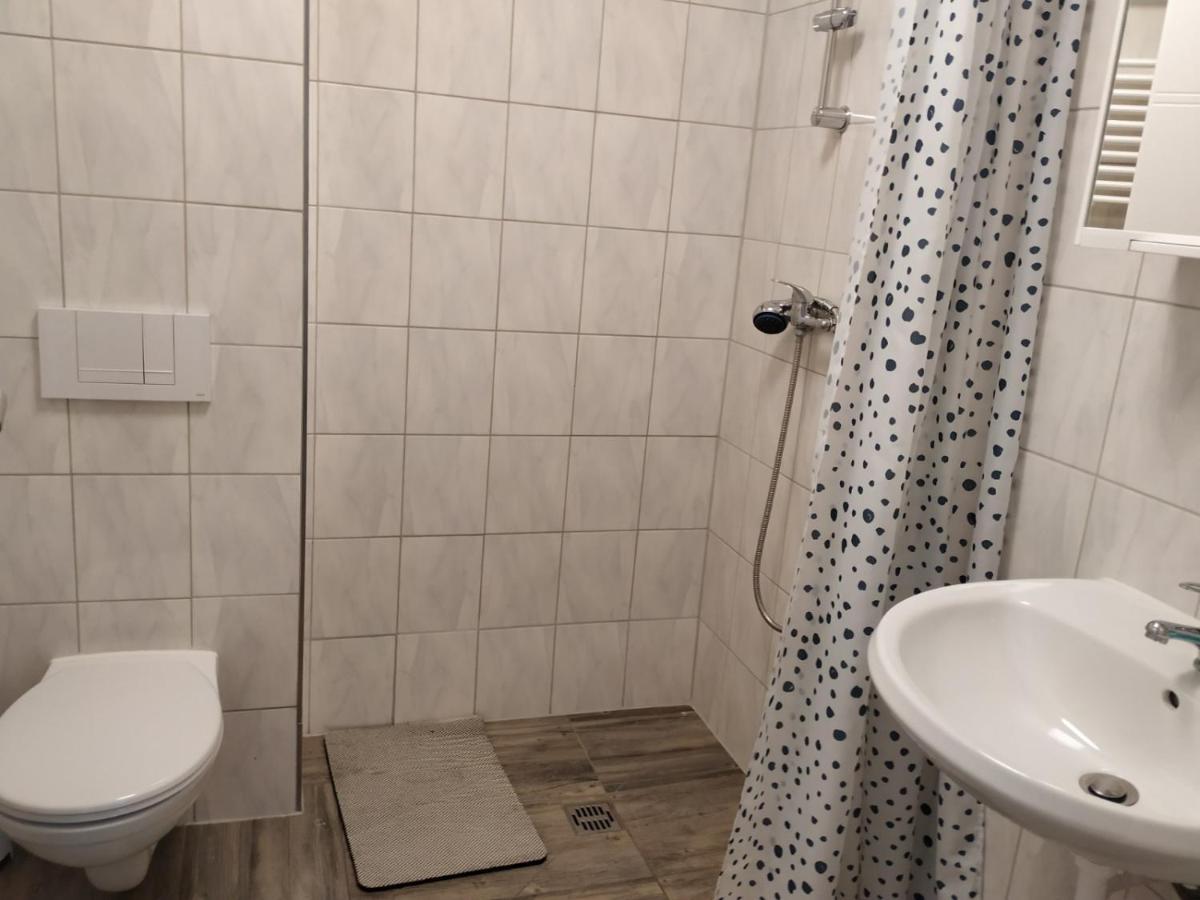 Апартаменты Mehrfamilien Haus Шкойдиц Экстерьер фото