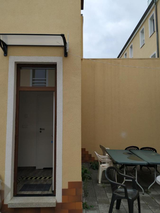 Апартаменты Mehrfamilien Haus Шкойдиц Экстерьер фото